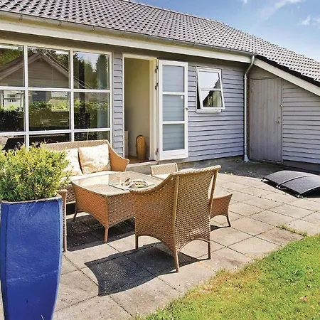 Two-bedroom Holiday In Ferienhaus *